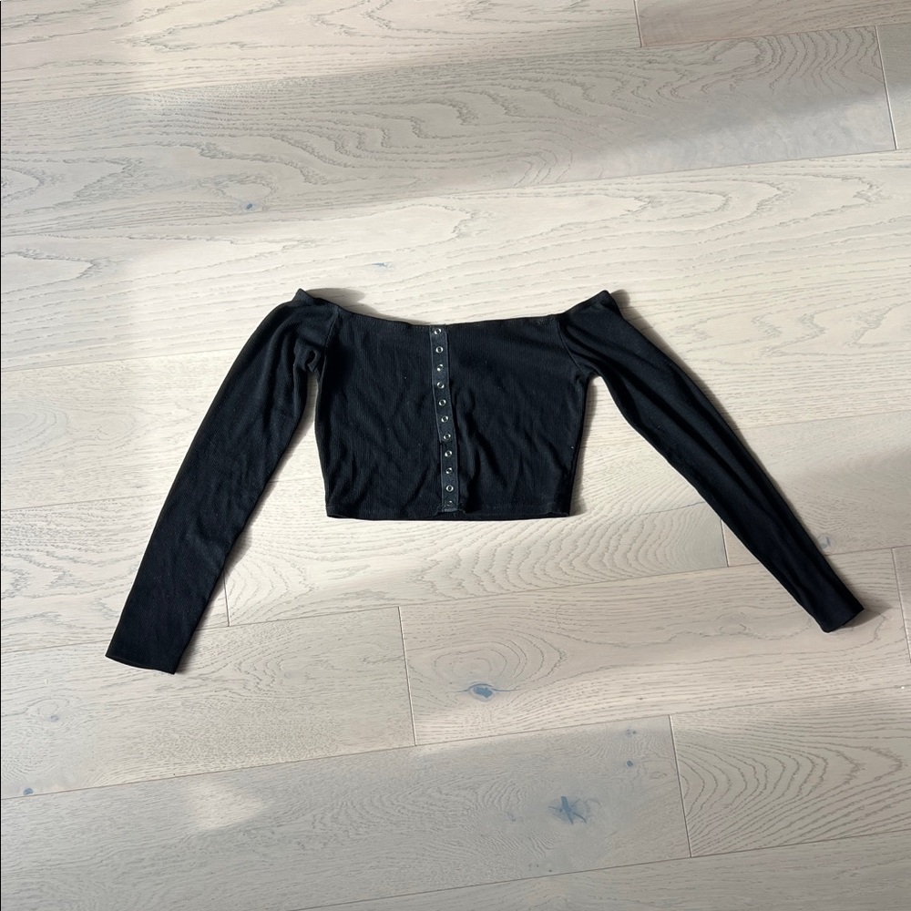 Black Off-Shoulder Snap-Front Crop Top